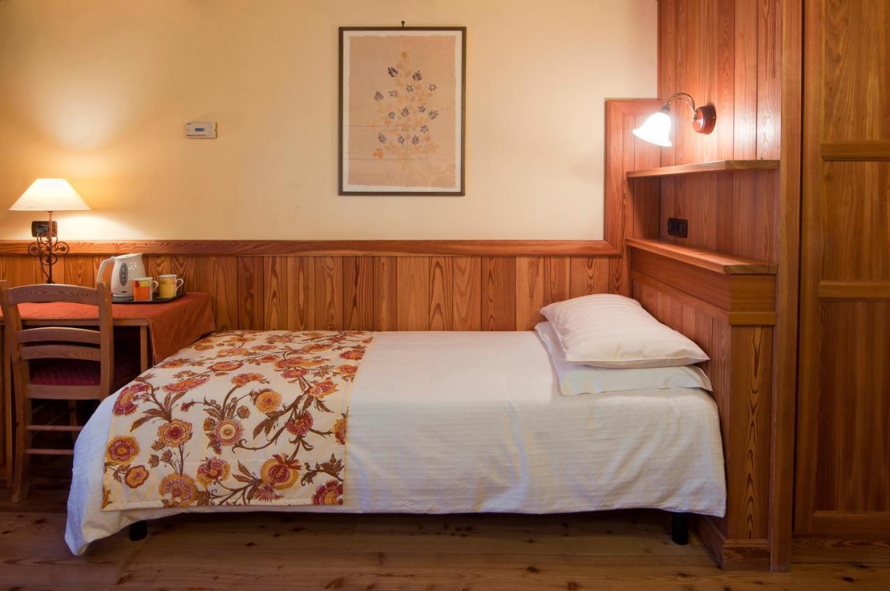 Hotel Castor Champoluc Buitenkant foto