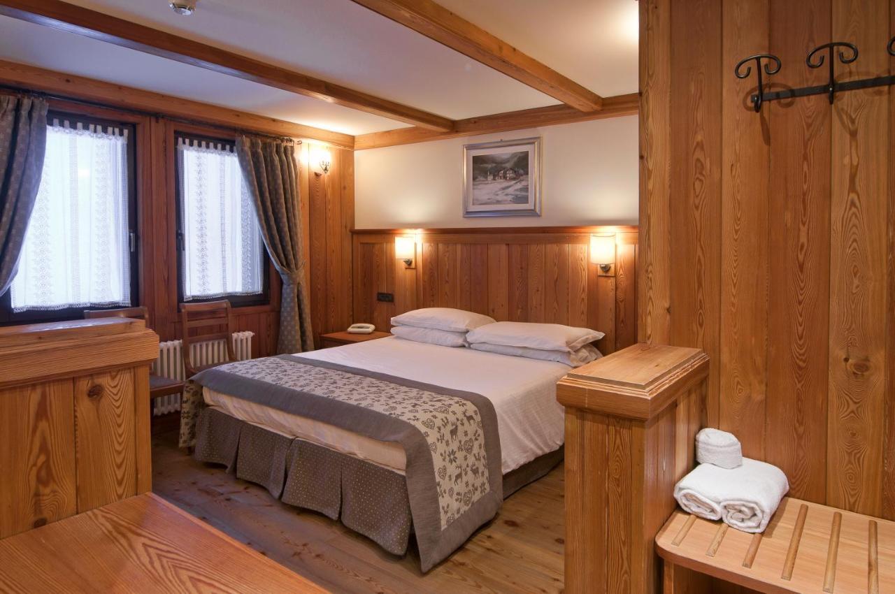 Hotel Castor Champoluc Buitenkant foto