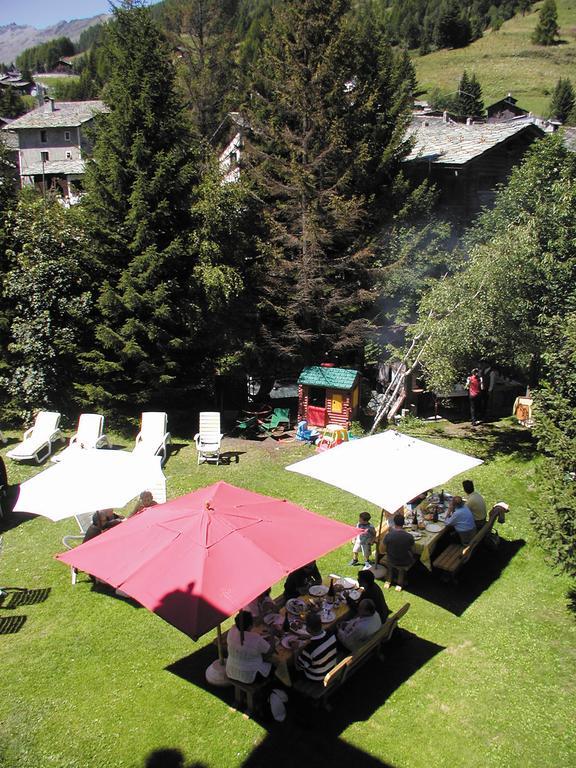 Hotel Castor Champoluc Buitenkant foto