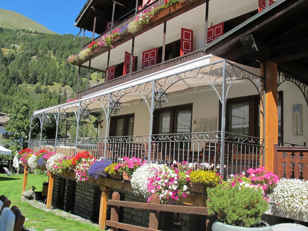 Hotel Castor Champoluc Buitenkant foto