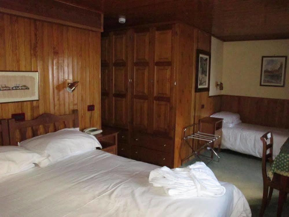 Hotel Castor Champoluc Buitenkant foto